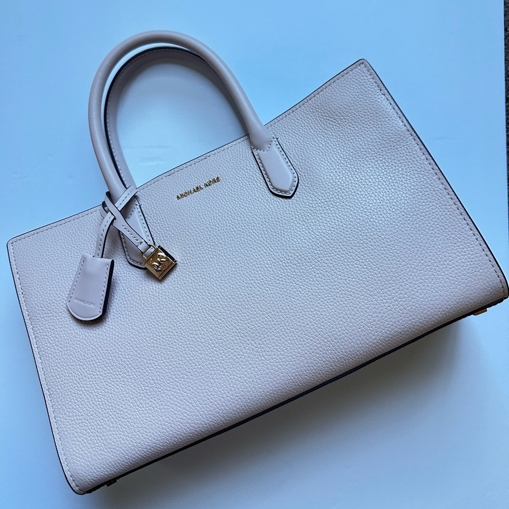 Michael Kors Pebbled Leather Tote in Pale Pink w Gold Hardware NEW NEVER USED